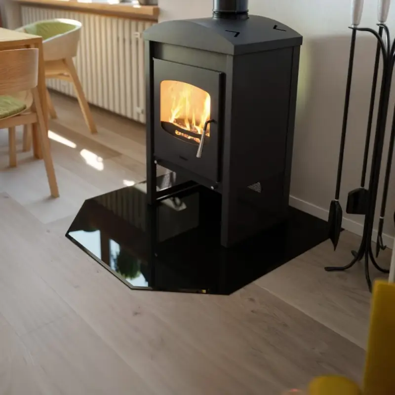 Značkový Sklo pod kamna - FLAMINGO Šestihran 1000x1000 mm, černé, fazeta / 6 mm